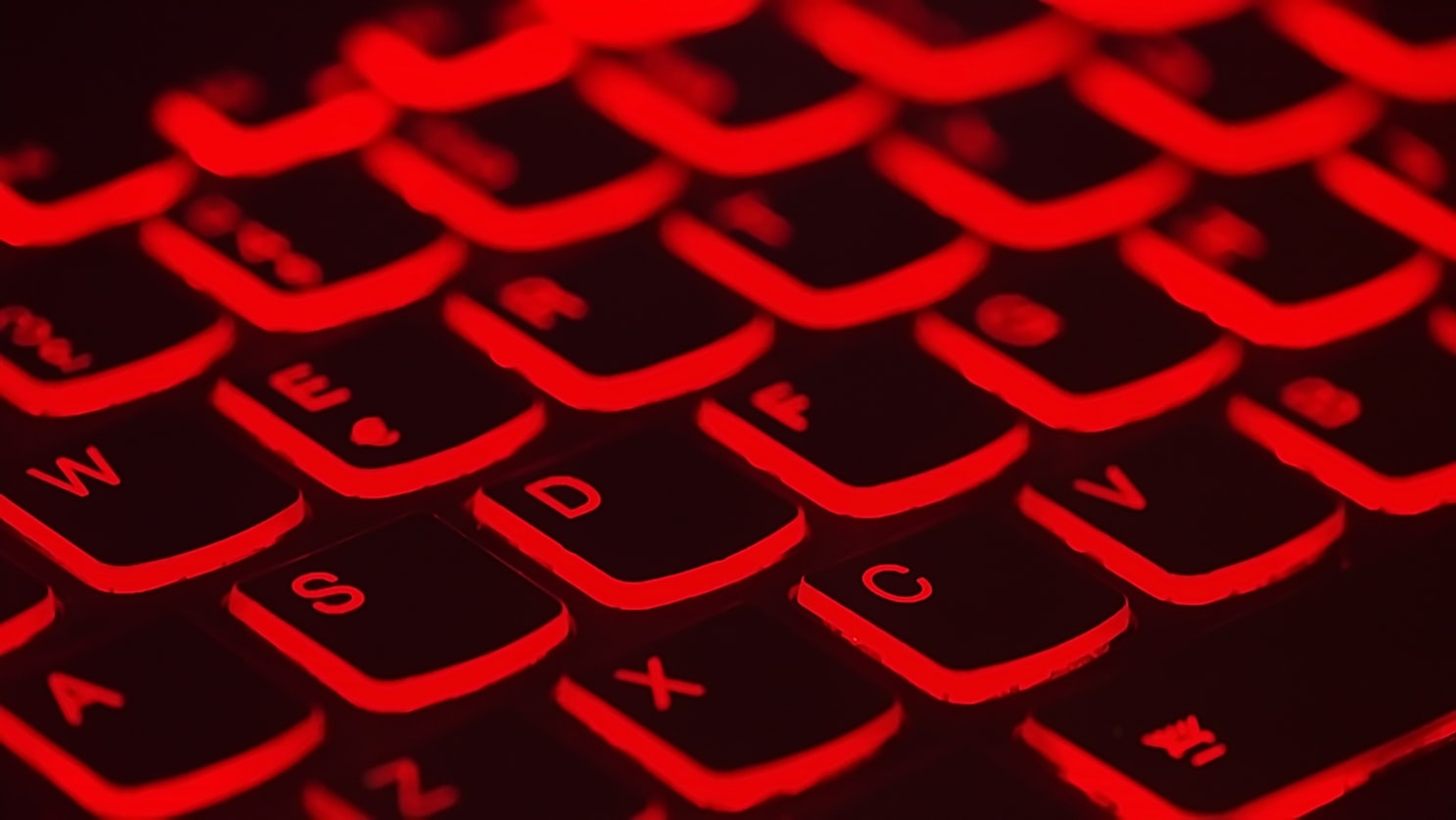 Clavier rouge lumineux.