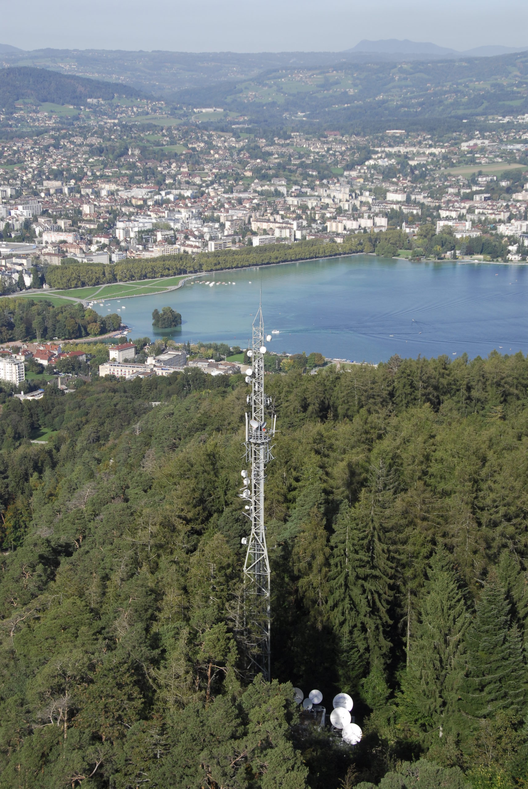 Une antenne de TDF à Annecy.